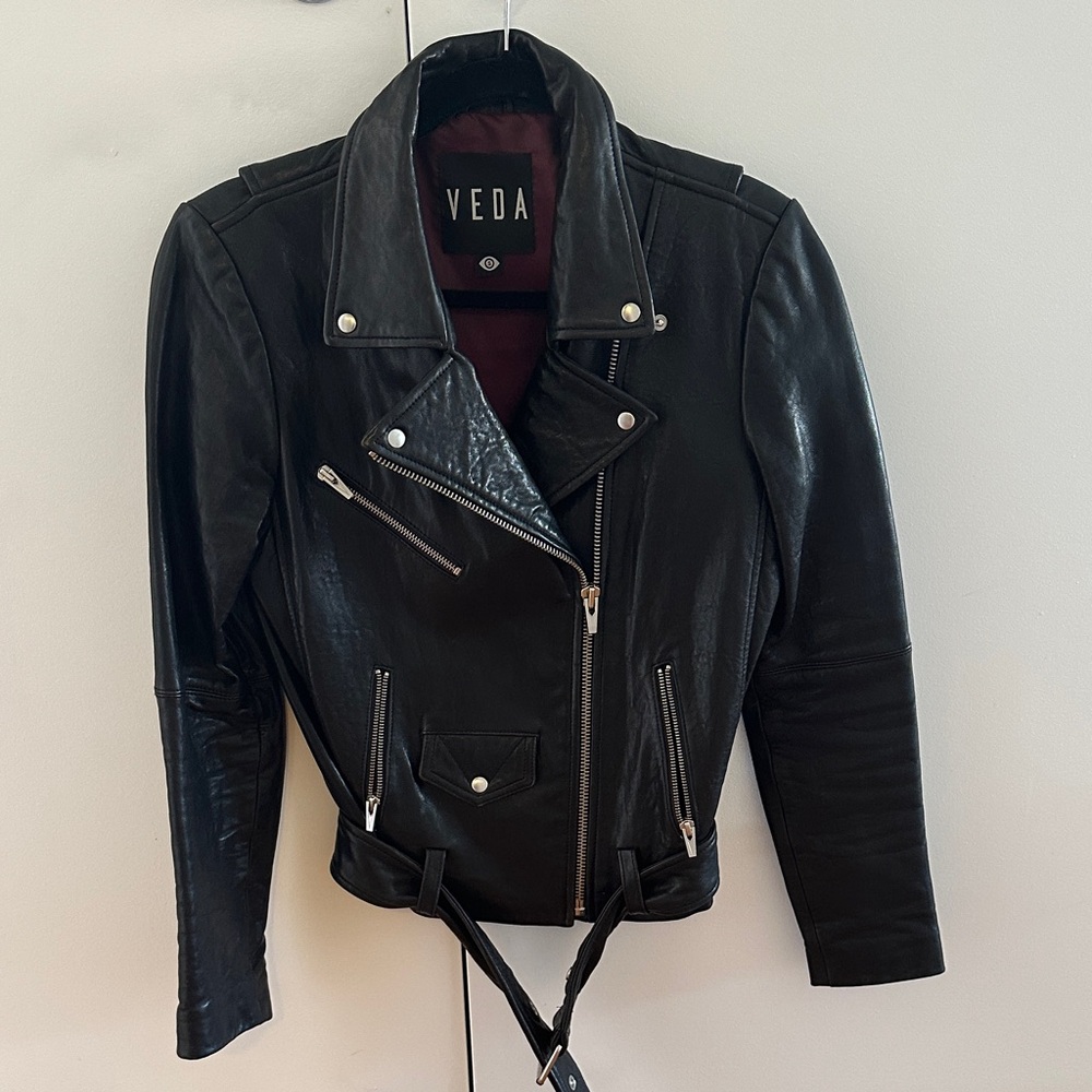 Veda Women's Classic Black Leather Jacket